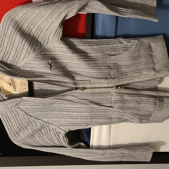 Hollister gray colour cardigan/jacket, Size L (runs small) - Picture 6 of 6